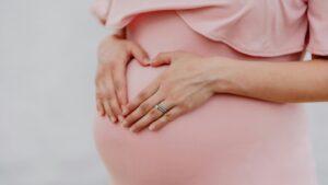 Przyjmowanie suplementów diety w okresie ciąży